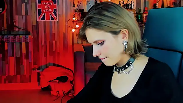 Snapshot of LolaAsmus chatting on January 2025 05:19:01 AM LolaAsmus online show from January 2025 05:19:01 AM