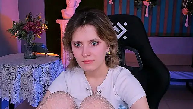 Snapshot of LolaAsmus chatting on January 2025 11:21:02 AM LolaAsmus online show from January 2025 11:21:02 AM