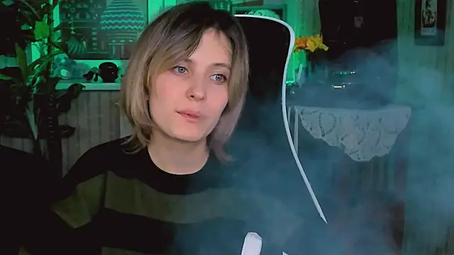 Snapshot of LolaAsmus chatting on January 2025 08:13:01 AM LolaAsmus online show from January 2025 08:13:01 AM