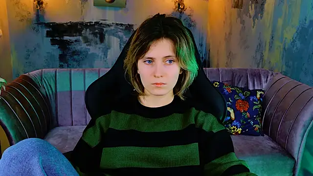 Snapshot of LolaAsmus chatting on January 2025 05:19:02 AM LolaAsmus online show from January 2025 05:19:02 AM