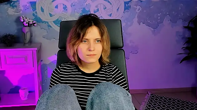 Snapshot of LolaAsmus chatting on January 2025 02:17:02 PM LolaAsmus online show from January 2025 02:17:02 PM