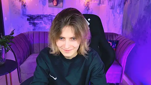 Snapshot of LolaAsmus chatting on February 2025 01:11:01 PM LolaAsmus online show from February 2025 01:11:01 PM