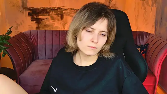 Snapshot of LolaAsmus chatting on February 2025 07:20:02 PM LolaAsmus online show from February 2025 07:20:02 PM