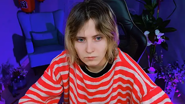 Snapshot of LolaAsmus chatting on February 2025 05:09:01 AM LolaAsmus online show from February 2025 05:09:01 AM