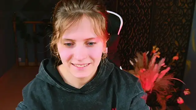 Snapshot of LolaAsmus chatting on February 2025 10:49:02 AM LolaAsmus online show from February 2025 10:49:02 AM