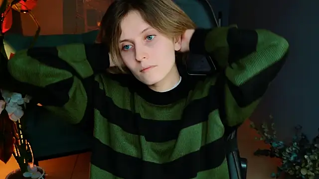 Snapshot of LolaAsmus chatting on February 2025 01:11:01 PM LolaAsmus online show from February 2025 01:11:01 PM