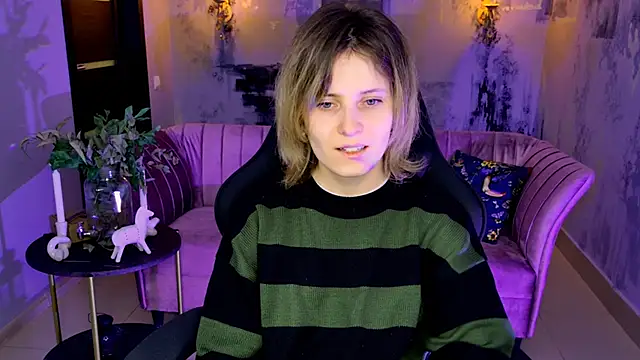 Snapshot of LolaAsmus chatting on February 2025 08:03:01 AM LolaAsmus online show from February 2025 08:03:01 AM