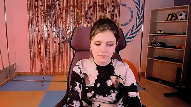 Snapshot of LolaAsmus chatting on February 2025 02:32:01 PM LolaAsmus online show from February 2025 02:32:01 PM