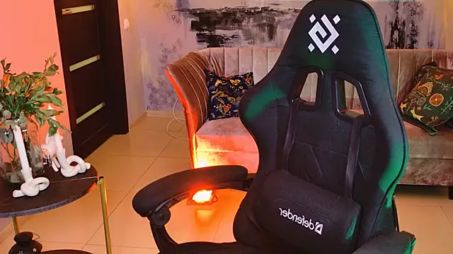 Snapshot of LolaAsmus chatting on March 2025 05:13:01 AM LolaAsmus online show from March 2025 05:13:01 AM