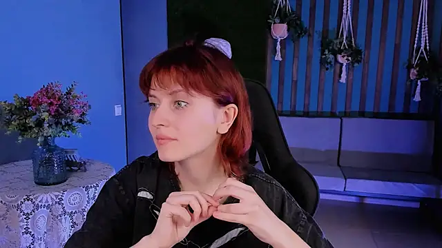 Snapshot of LolaAsmus chatting on March 2025 10:36:01 AM LolaAsmus online show from March 2025 10:36:01 AM