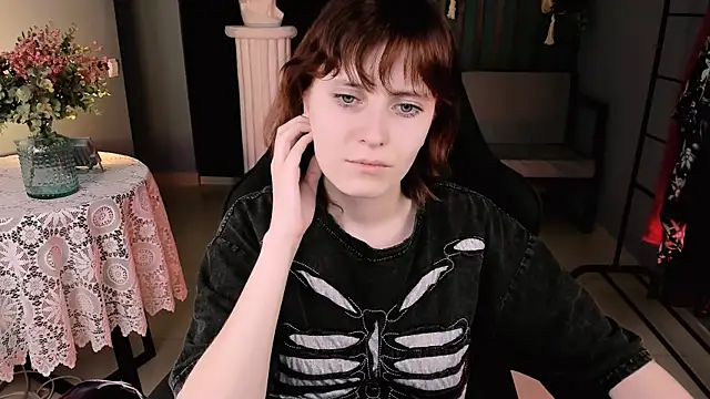 Snapshot of LolaAsmus chatting on March 2025 04:48:01 PM LolaAsmus online show from March 2025 04:48:01 PM