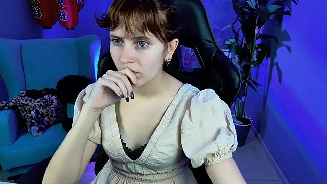 Snapshot of LolaAsmus chatting on October 2025 05:43:02 AM LolaAsmus online show from October 2025 05:43:02 AM