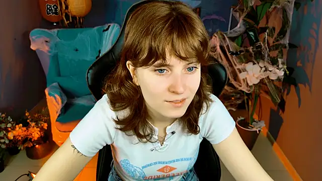 Snapshot of LolaAsmus chatting on October 2025 05:30:01 AM LolaAsmus online show from October 2025 05:30:01 AM