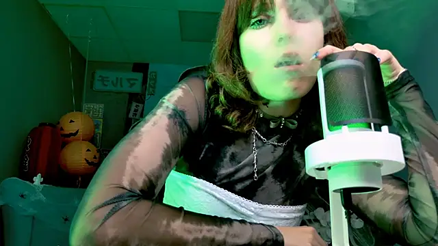 Snapshot of LolaAsmus chatting on October 2025 06:47:01 AM LolaAsmus online show from October 2025 06:47:01 AM