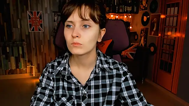 Snapshot of LolaAsmus chatting on November 2025 09:09:01 AM LolaAsmus online show from November 2025 09:09:01 AM