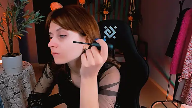 Snapshot of LolaAsmus chatting on November 2025 07:51:01 AM LolaAsmus online show from November 2025 07:51:01 AM