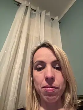 Annelibre online show from March 2025 08:40:02 PM