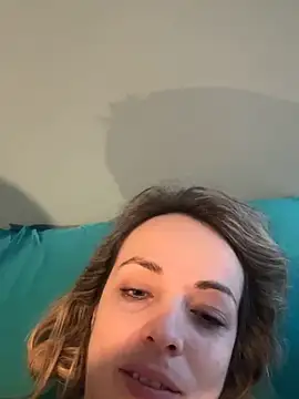 Annelibre online show from November 2025 06:49:02 AM