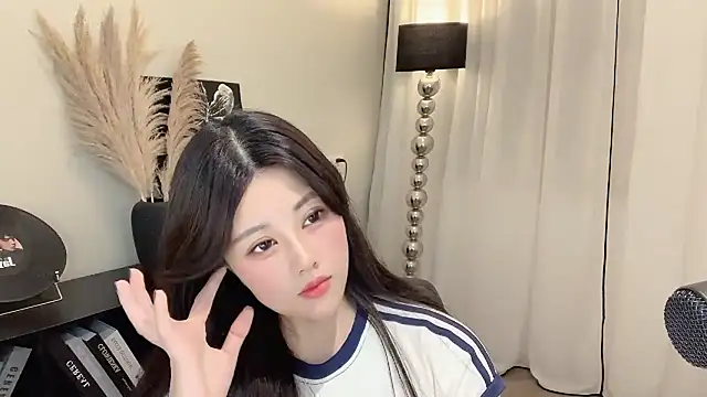 Strawberrybabyy1 online show from March 2025 05:50:02 PM