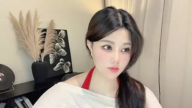 Strawberrybabyy1 online show from March 2025 01:24:01 PM