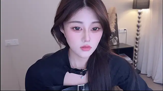 Strawberrybabyy1 online show from November 2025 02:06:01 PM