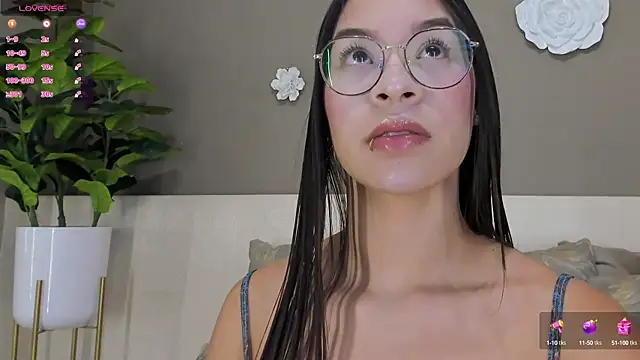 Snapshot of KimHiltton chatting on February 2025 03:53:01 AM KimHiltton online show from February 2025 03:53:01 AM