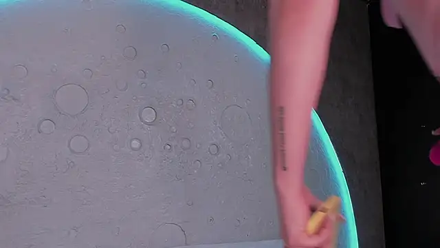 Snapshot of MilaHal_ chatting on February 2025 10:00:01 PM MilaHal online show from February 2025 10:00:01 PM