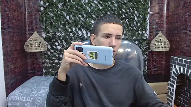 Snapshot of JackSwan18 chatting on January 2025 12:42:02 PM JackSwan18 online show from January 2025 12:42:02 PM