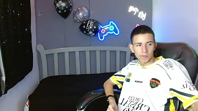 Snapshot of JackSwan18 chatting on January 2025 12:31:01 PM JackSwan18 online show from January 2025 12:31:01 PM