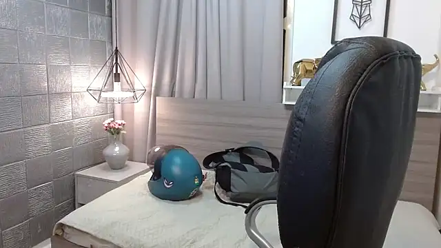 JackSwan18 online show from December 2025 06:59:02 PM