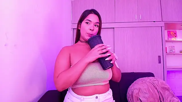 Shenoa1 online show from March 2025 07:06:01 PM