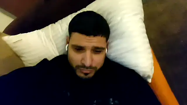 Snapshot of Insaneskillzz69 chatting on February 2025 02:01:01 PM Insaneskillzz69 online show from February 2025 02:01:01 PM