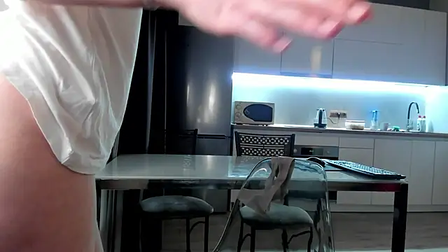 Snapshot of Emma_Flin chatting on March 2025 02:04:02 PM Emma Flin online show from March 2025 02:04:02 PM