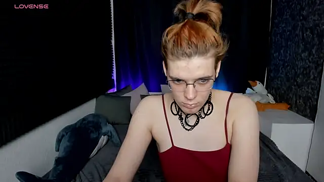 Snapshot of KIKI_Krash chatting on December 2024 04:38:02 PM KIKI Krash online show from December 2024 04:38:02 PM