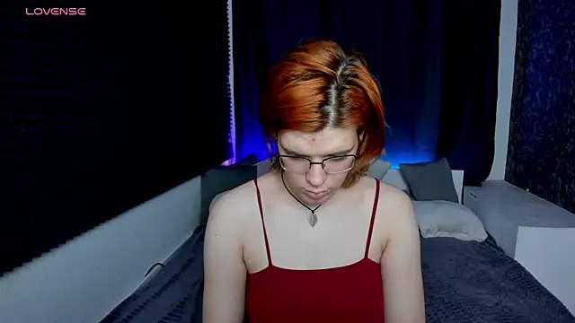 Snapshot of KIKI_Krash chatting on December 2024 10:06:02 AM KIKI Krash online show from December 2024 10:06:02 AM