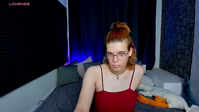 Snapshot of KIKI_Krash chatting on December 2024 04:17:01 PM KIKI Krash online show from December 2024 04:17:01 PM