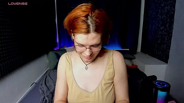 Snapshot of KIKI_Krash chatting on December 2024 04:53:02 PM KIKI Krash online show from December 2024 04:53:02 PM