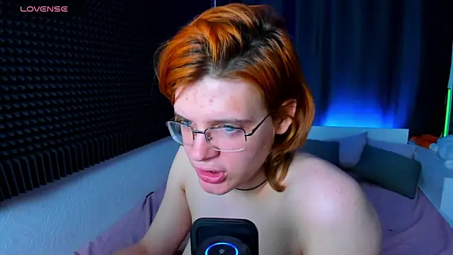 Snapshot of KIKI_Krash chatting on December 2024 01:22:01 PM KIKI Krash online show from December 2024 01:22:01 PM