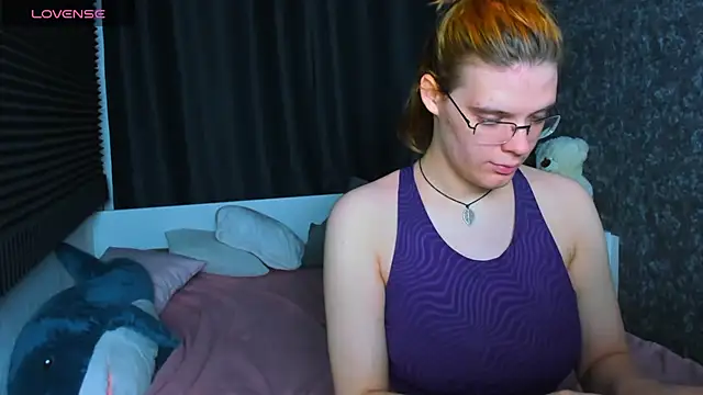 Snapshot of KIKI_Krash chatting on December 2024 10:12:02 AM KIKI Krash online show from December 2024 10:12:02 AM