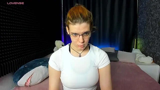 Snapshot of KIKI_Krash chatting on January 2025 10:21:02 AM KIKI Krash online show from January 2025 10:21:02 AM