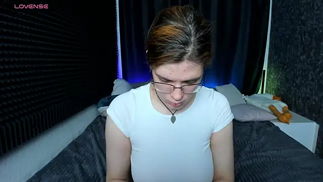 Snapshot of KIKI_Krash chatting on January 2025 01:14:01 PM KIKI Krash online show from January 2025 01:14:01 PM