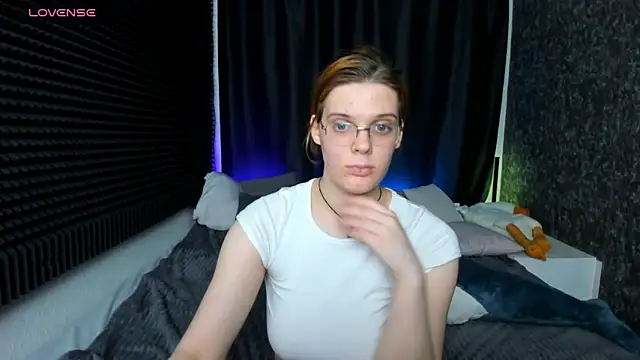 Snapshot of KIKI_Krash chatting on January 2025 02:03:02 PM KIKI Krash online show from January 2025 02:03:02 PM