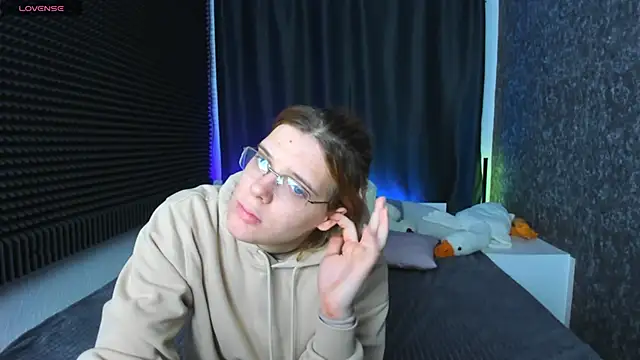 Snapshot of KIKI_Krash chatting on January 2025 10:08:01 AM KIKI Krash online show from January 2025 10:08:01 AM