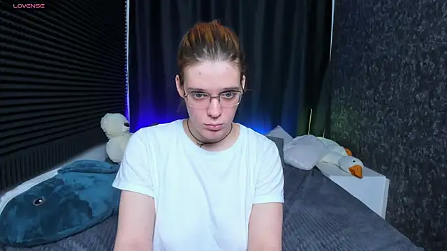 Snapshot of KIKI_Krash chatting on February 2025 04:17:02 PM KIKI Krash online show from February 2025 04:17:02 PM