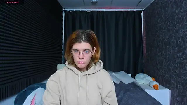 Snapshot of KIKI_Krash chatting on February 2025 10:07:01 AM KIKI Krash online show from February 2025 10:07:01 AM