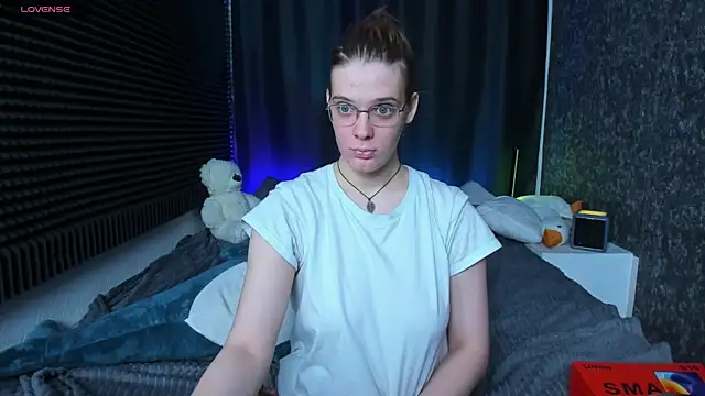 Snapshot of KIKI_Krash chatting on February 2025 10:39:02 AM KIKI Krash online show from February 2025 10:39:02 AM