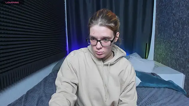 Snapshot of KIKI_Krash chatting on February 2025 10:26:01 AM KIKI Krash online show from February 2025 10:26:01 AM