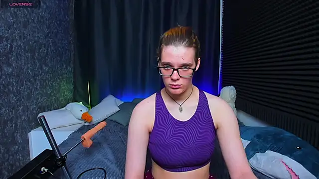 Snapshot of KIKI_Krash chatting on February 2025 01:28:02 PM KIKI Krash online show from February 2025 01:28:02 PM