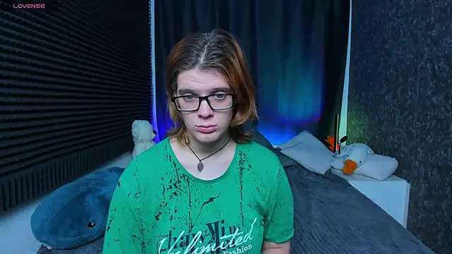 Snapshot of KIKI_Krash chatting on February 2025 03:15:02 PM KIKI Krash online show from February 2025 03:15:02 PM