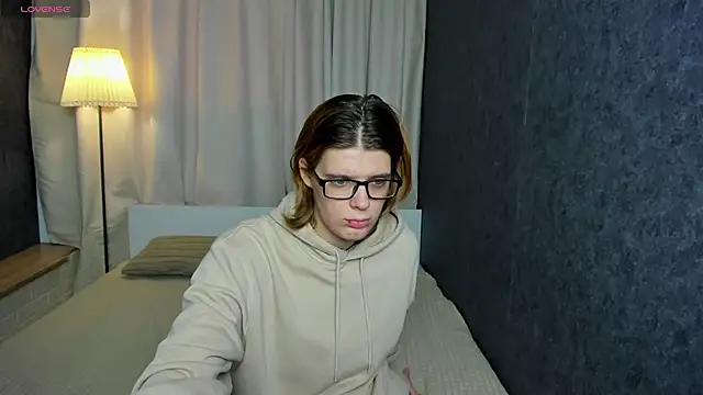 Snapshot of KIKI_Krash chatting on March 2025 10:22:01 AM KIKI Krash online show from March 2025 10:22:01 AM